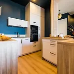 Coral Keyweek Apt In Center Closed To The Private Garage Apartment *